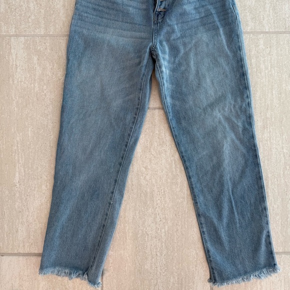 High Rise Rewash Jeans - Picture 3 of 4